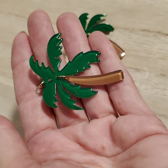 Palm tree dangle pierced earrings goldtone hooks tropical vacation mode - Picture 4 of 5